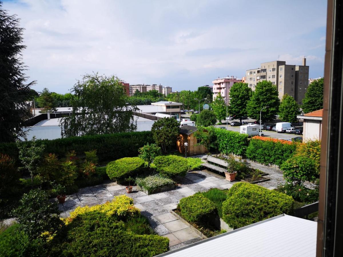 Appartamento Immerso Nel Verde บุชชินาสโก ภายนอก รูปภาพ
